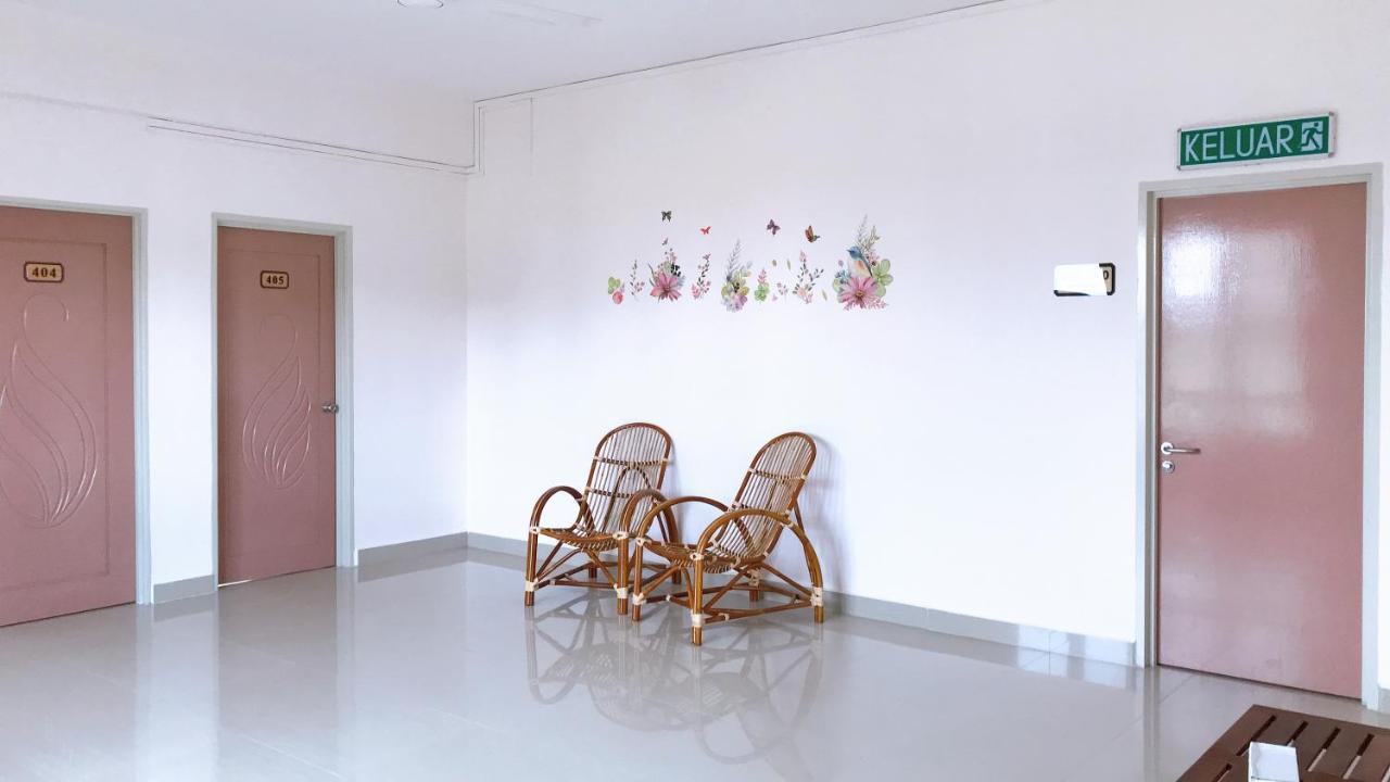 Alexis Kt Roomstay 쿠알라트렝가누 외부 사진