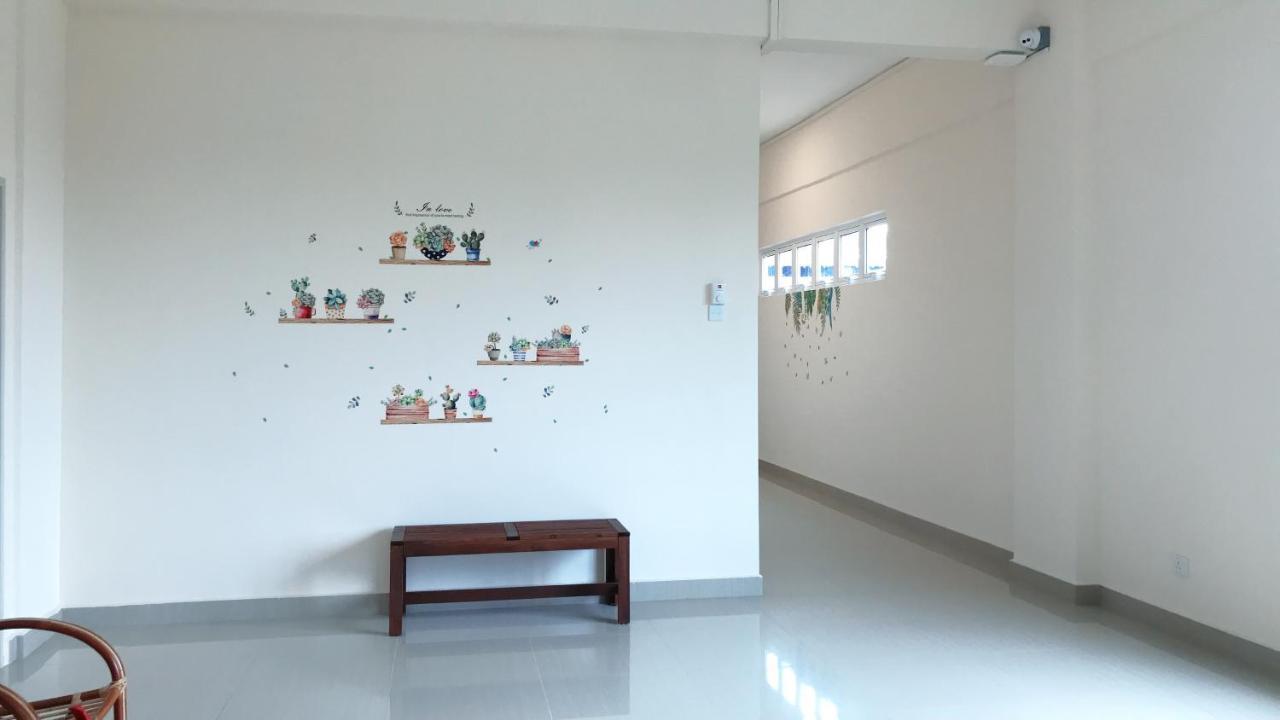 Alexis Kt Roomstay 쿠알라트렝가누 외부 사진